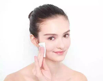 30岁皮肤暗黄毛孔粗用什么护肤品,脸上黑头越来越多毛孔又粗怎么办