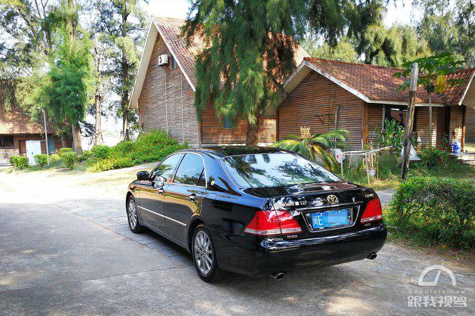 情怀老车港风丰田皇冠,情怀丰田皇冠