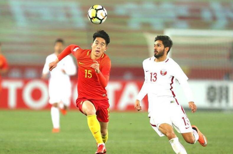 人民日报发文指出：中国足球的落后涉及多方面，吸取教训前进