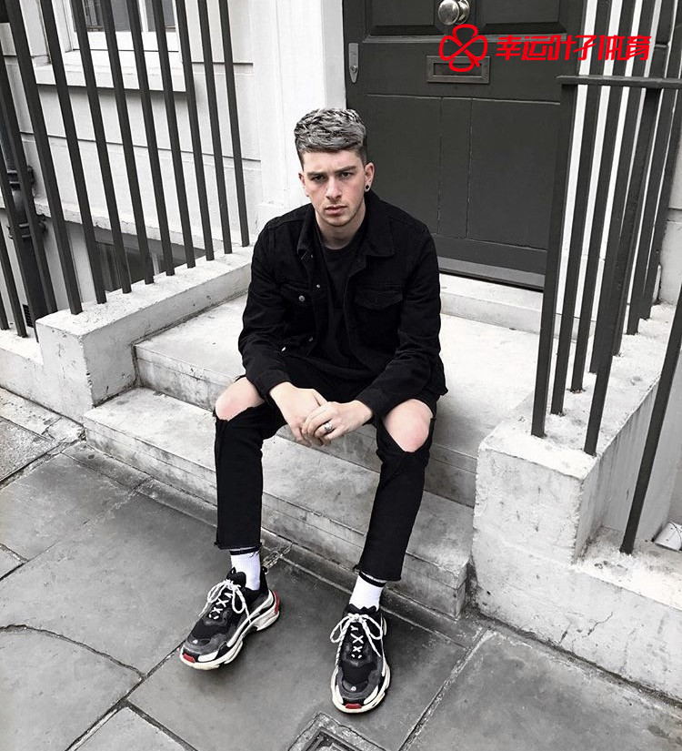 很火的巴黎世家球鞋 (新款巴黎世家球鞋)