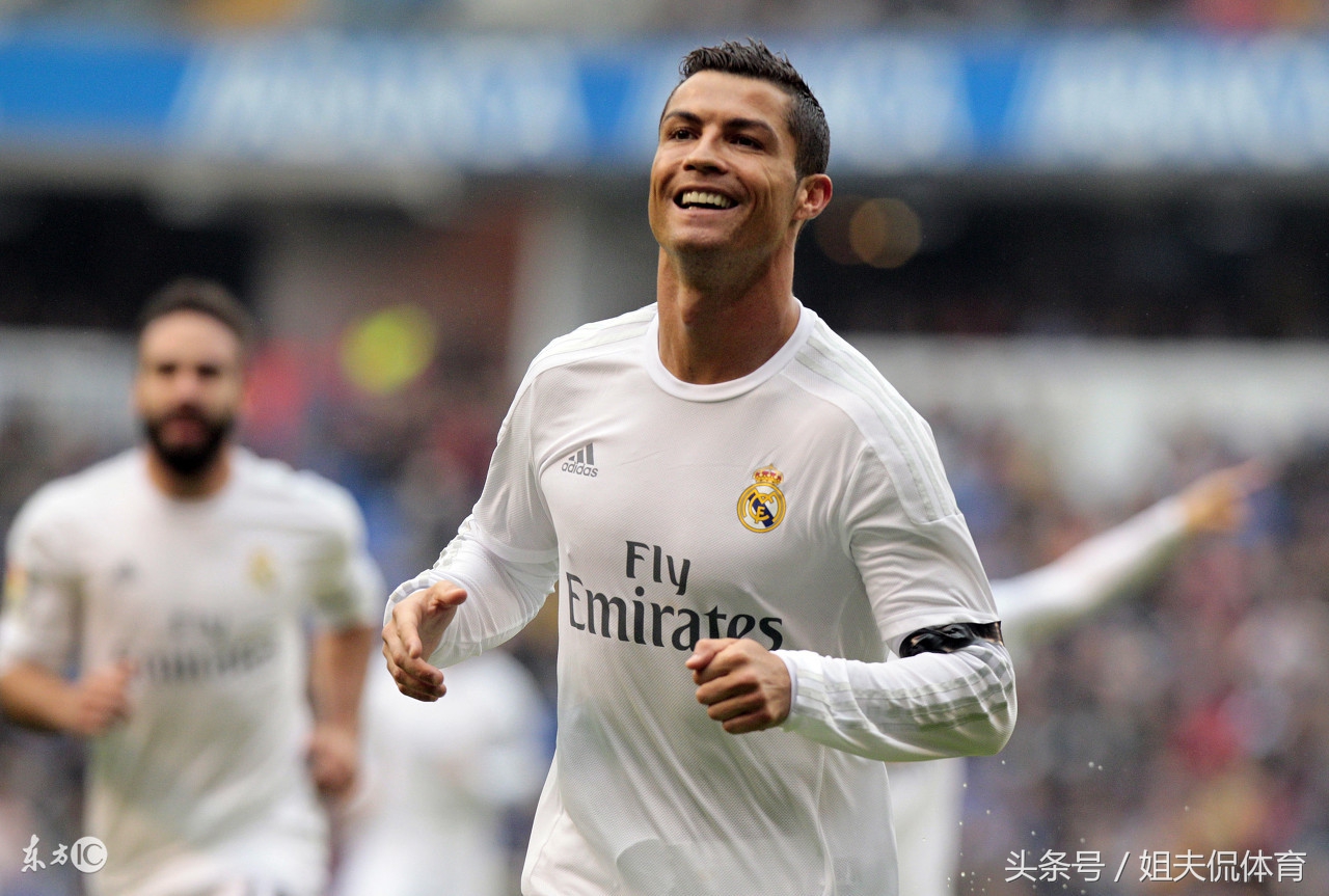 皇马提前4轮夺冠c罗帽子戏法,皇马5年4冠c罗的表现