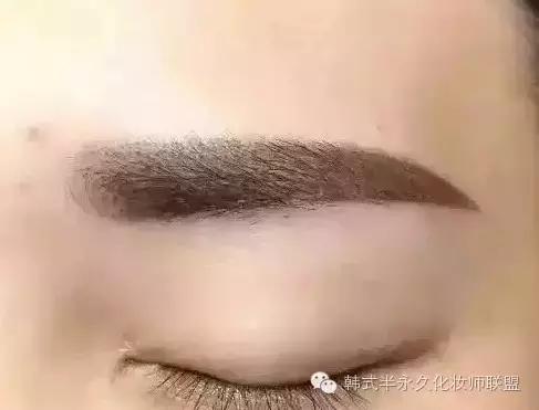 眉毛掉色什么原因,眉掉色