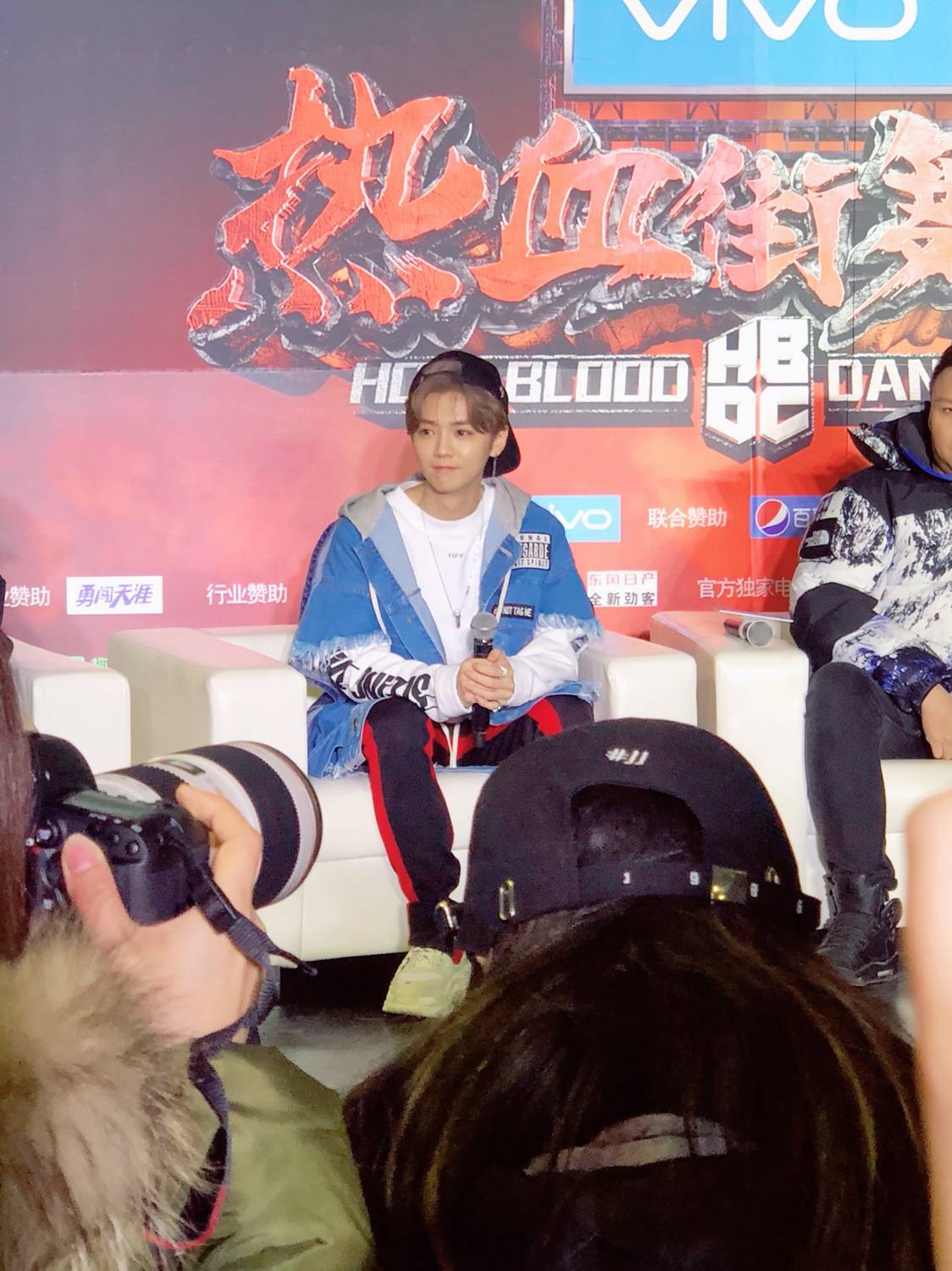 鹿晗壁纸iphone专用,鹿晗关晓彤图片壁纸全屏