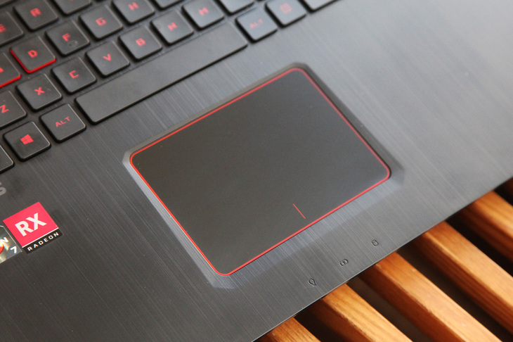 华硕玩家国度z390e参数,8核心cpu的游戏