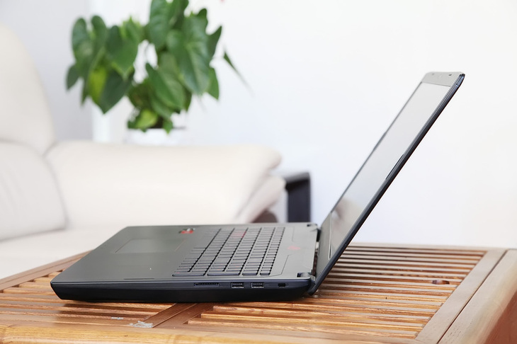 华硕玩家国度z390e参数,8核心cpu的游戏