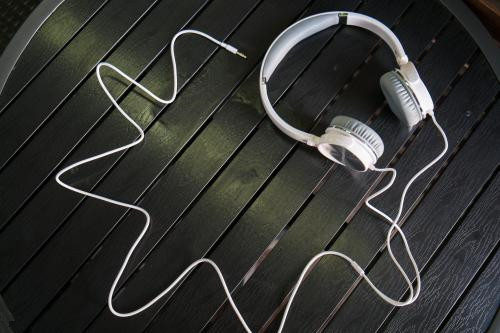 入耳式耳机怎么煲音质,入耳式耳机要如何正确煲机