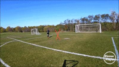 100个足球过人技巧教学,足球运球过人的方法及技巧