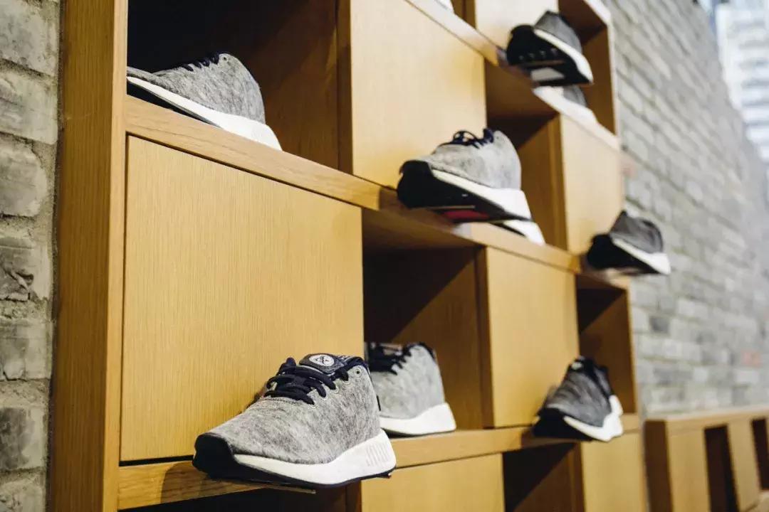 yeezy700waverunner穿搭,yeezy700waverunner真假