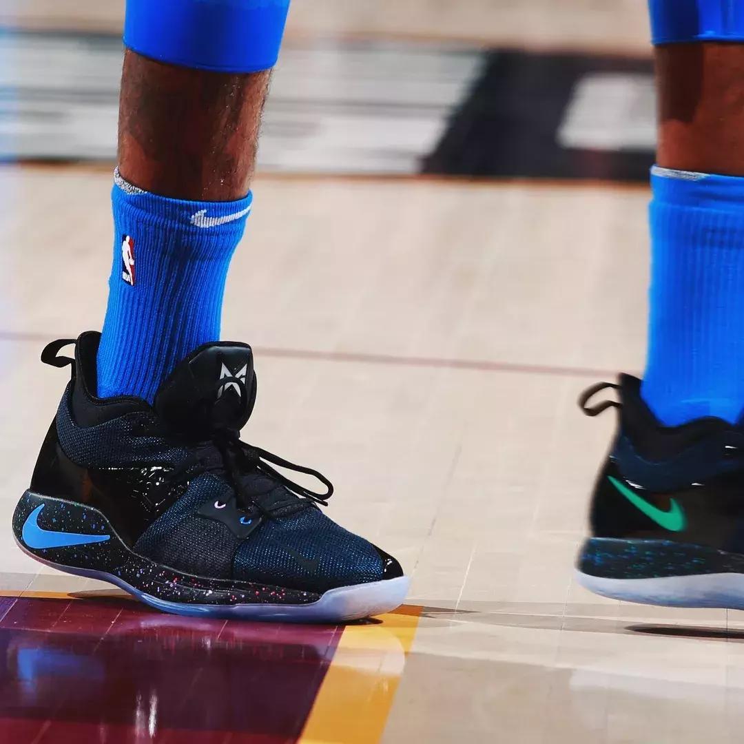 yeezy700waverunner穿搭,yeezy700waverunner真假