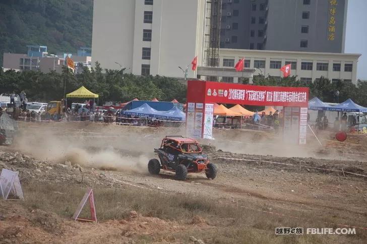 上周末，*江阳**打造了一场越野狂欢嘉年华，现场燃爆……｜自驾地理