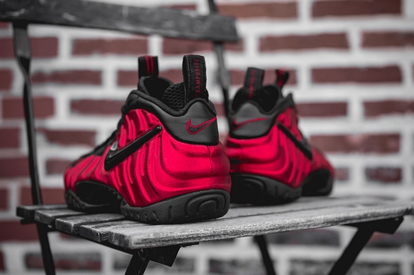 一双喷泡能穿几年,喷泡详细简介