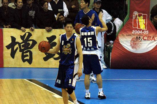 cba联赛中出战51场其中43场首发,cba历史第一人回顾里程碑时刻