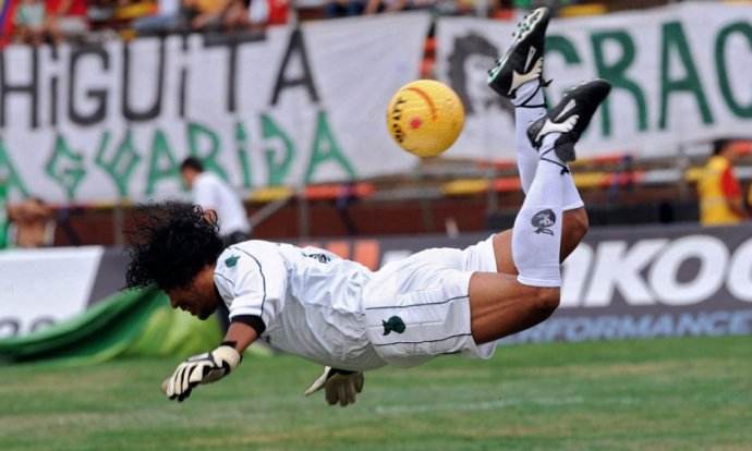 八个最不可思议的门将进球,足球史上5大最会进球门将