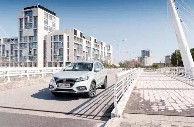 跑赢行业、亮点突出核心蓝筹大象起舞，上汽集团答卷汽车强国之路