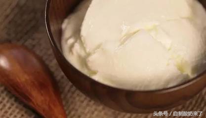 酸奶小百科｜为什么酸奶放一段时间，出黄水变稀了？这是变质了？