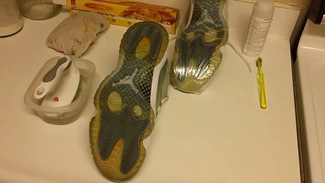 球鞋胶边发黄怎么办,发黄的球鞋怎么洗白