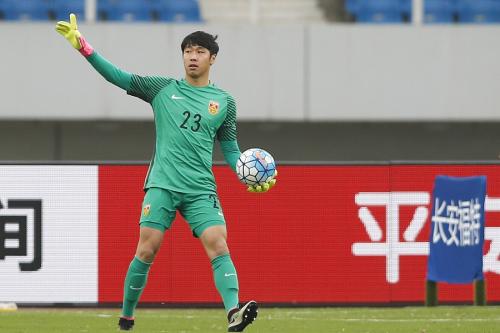 国足u23门将客串中锋,国足u23对阵韩国u23上阵门将