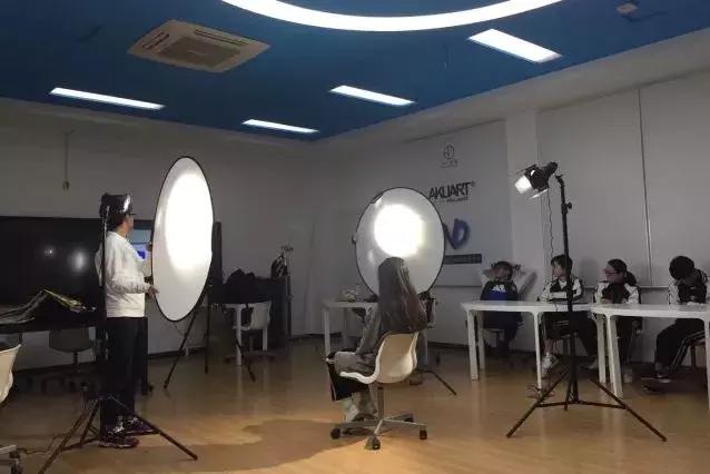 以服务人才为目的,以服务企业为宗旨