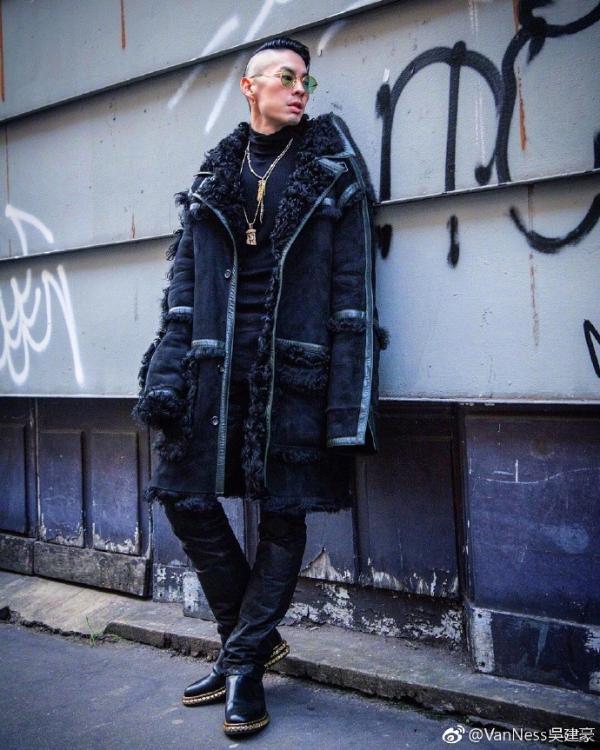 刘昊然青涩潘玮柏尴尬吴建豪乱穿衣？｜2018秋冬米兰男装周成绩单