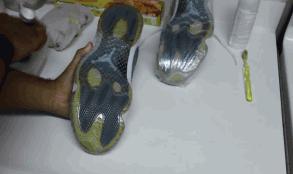 球鞋胶边发黄怎么办,发黄的球鞋怎么洗白