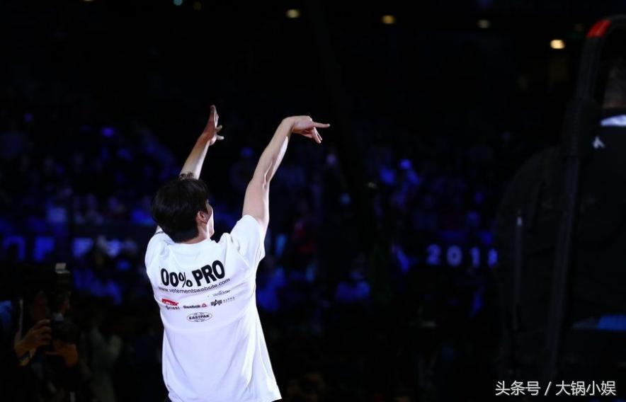 打篮球投篮的帅气时刻,李易峰三分投篮