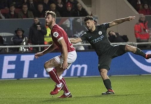 曼城胜西汉姆联五轮全胜,英超曼城2-0纽卡阿奎罗