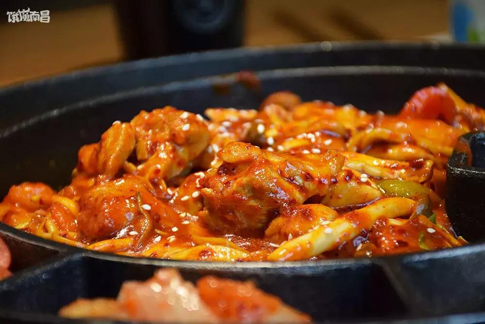 红角洲这家韩餐好偏心，妹子同行就打折，妹子越多折扣越优惠