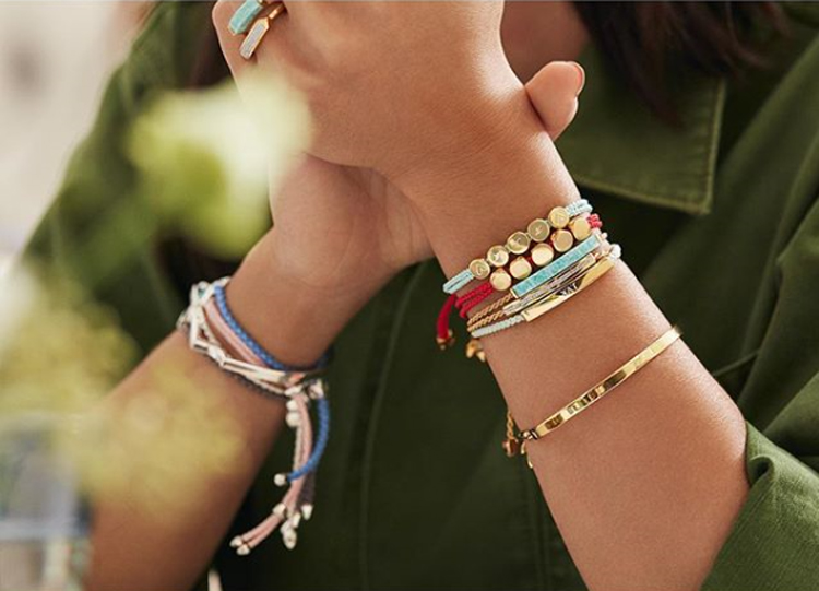 小李子戴的红绳,新春温柔敲显白转运红绳手链分享