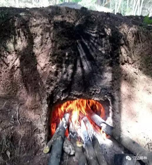 湘西地区土法烧炭,湘西木炭烧制