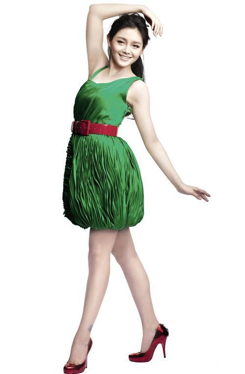 范玮琪飞机上的鞋子,范玮琪背的包