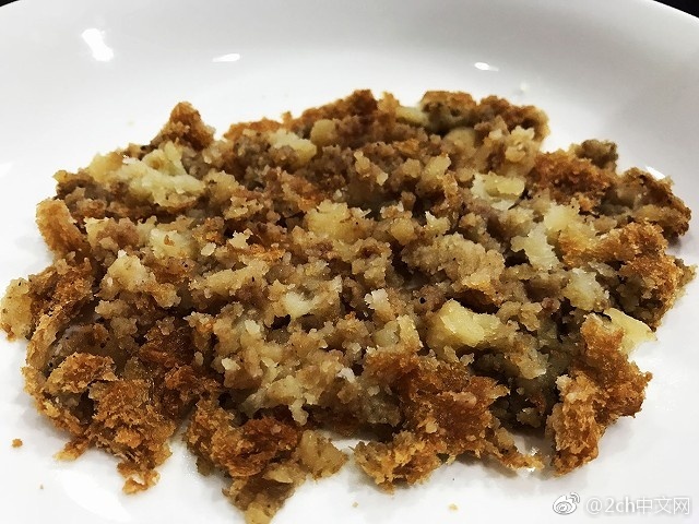 日本网民吐槽：乌龙派出所里阿两发明的可乐饼的吃法超级好吃