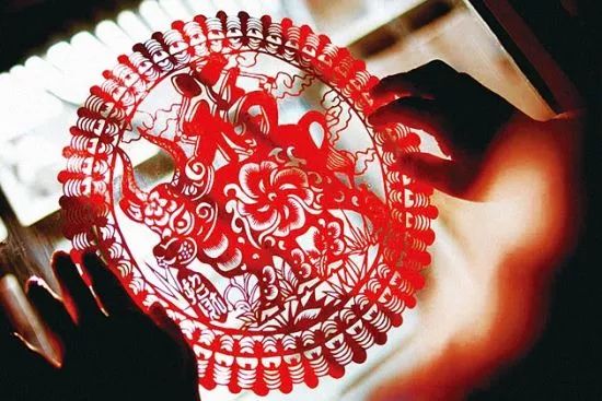 福利丨粤北越北，风景更美，邀你到丹霞灵溪过个红红火火东北年