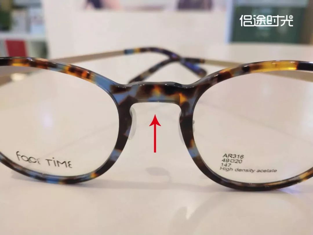 怎么调整眼镜金属框架,眼镜变形调整方法