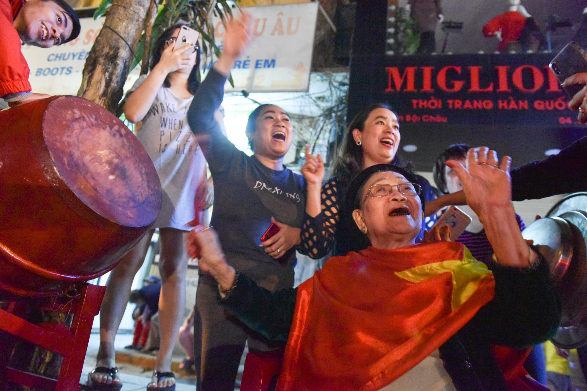 越南创造奇迹,越南欢庆男足