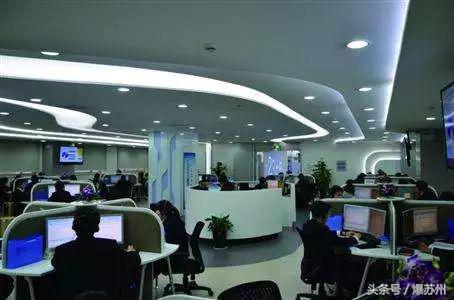 暴雪路面救援视频,暴雪应急救援视频