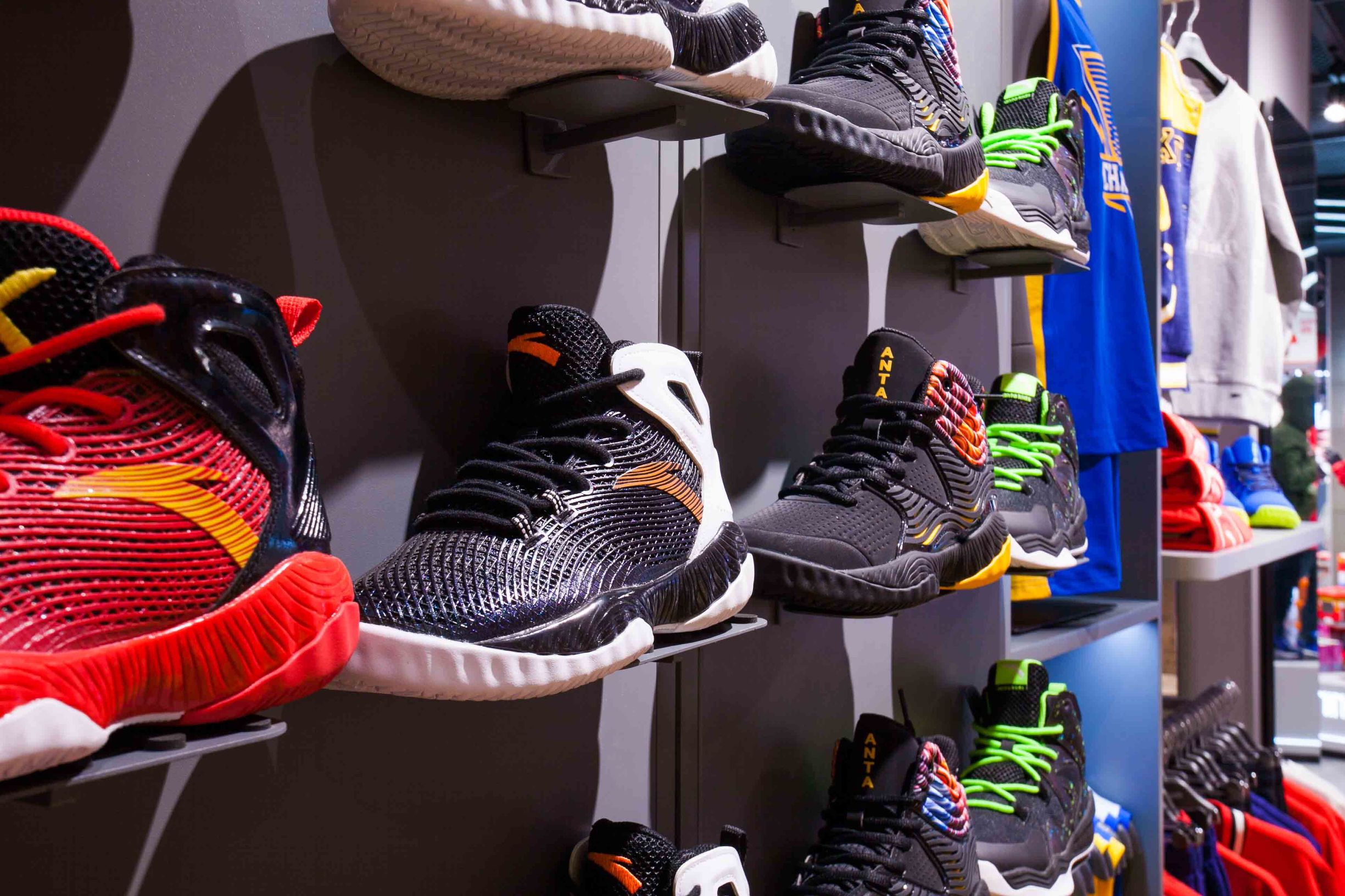 安踏成都儿童专卖店,安踏儿童实体店最新款