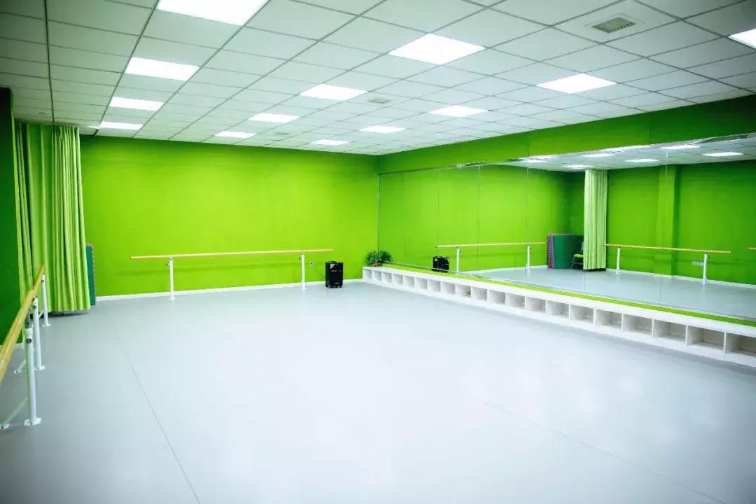 空中足球场，百万架子鼓，专业学前课，幼儿园家长焦虑一站式解决！