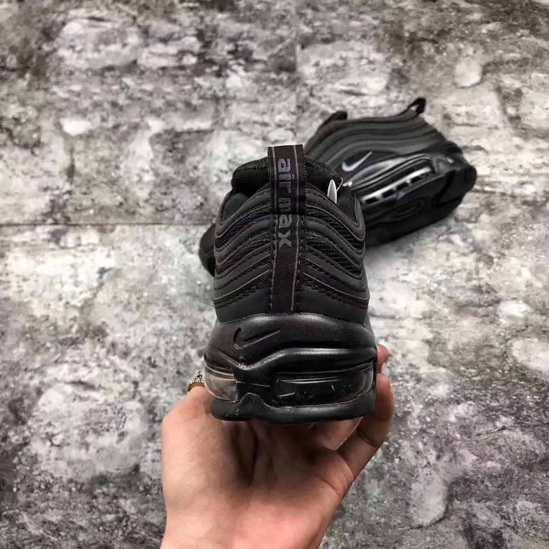 nikeairmax97黑子弹五条杠,nikeairmax97经典新款纯原子弹头