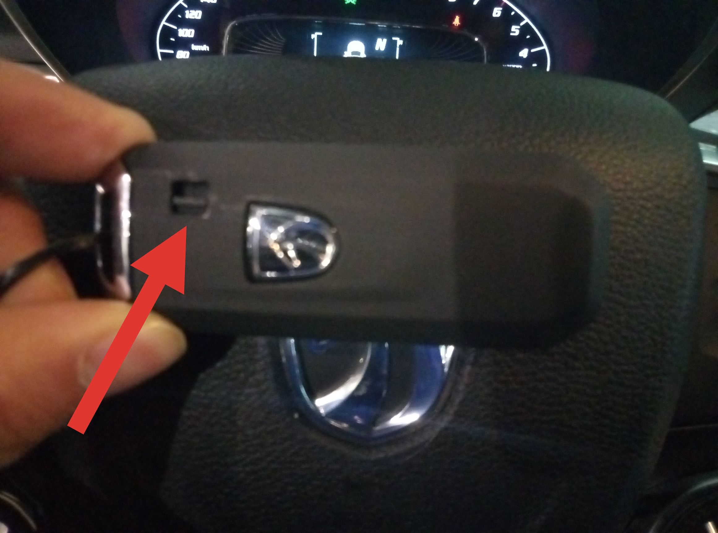 宝骏510车钥匙没电怎么开门视频,宝骏510遥控钥匙没电了怎么启动车