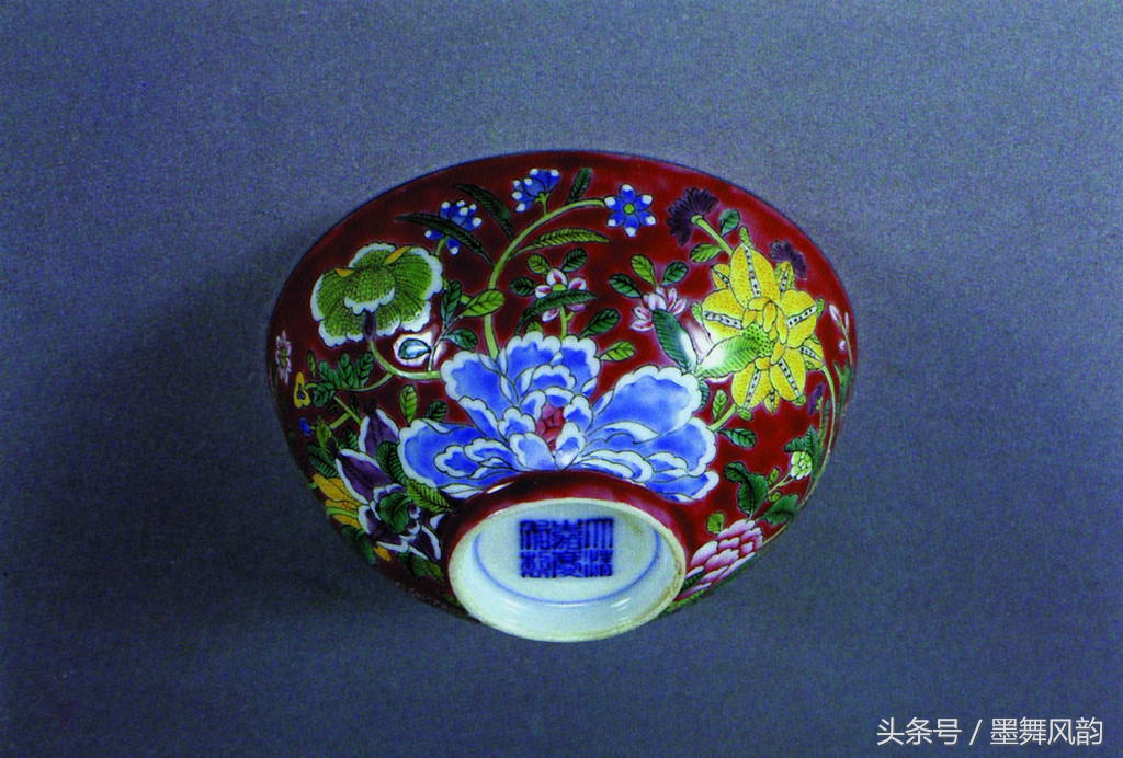 72岁老母亲，不知道该把祖传的古董传给儿子，还是女儿