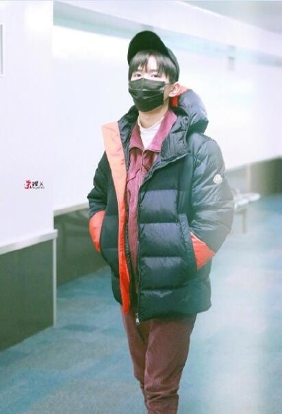 易烊千玺天猫双十一晚会穿搭造型,易烊千玺出席红毯生图