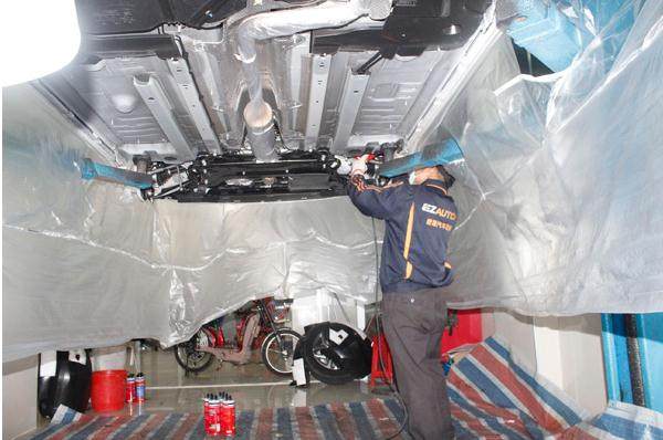 新车喷底盘装甲真的有用吗,底盘装甲和油漆哪个更能防锈