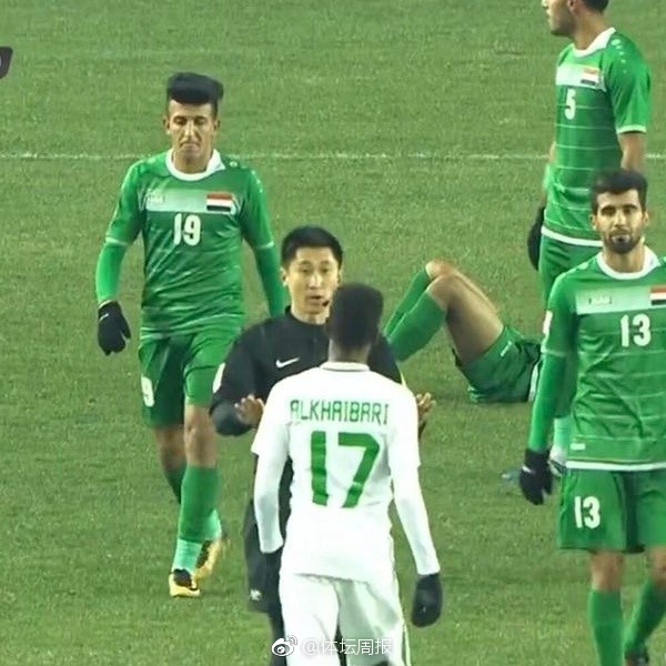 亚足联红牌罚下后多久可以上场,执法裁判组赛后被围攻