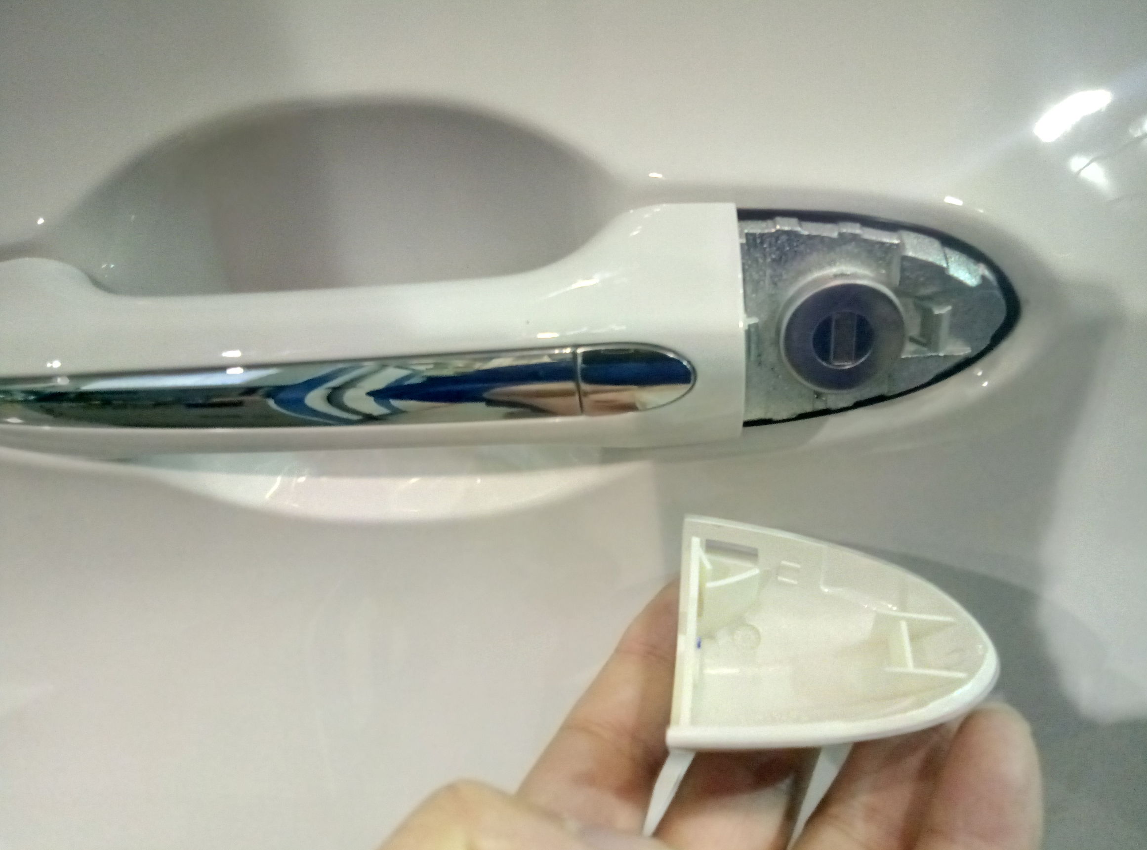 宝骏510车钥匙没电怎么开门视频,宝骏510遥控钥匙没电了怎么启动车