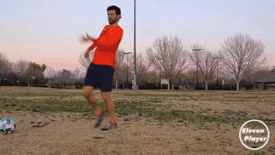 15个经典足球过人技巧训练,马修斯变向