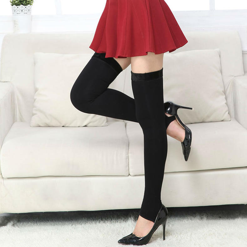 街拍长筒袜穿搭,女孩长筒袜穿搭