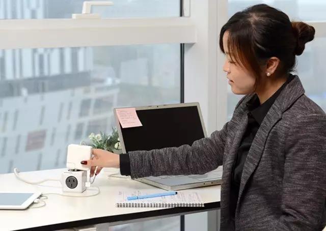 魔方插座真的是好看还不占地方,创意魔方插座图片