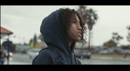 尊严不是一双球鞋能给你的，自强才最重要，看完《KICKS》我哭了