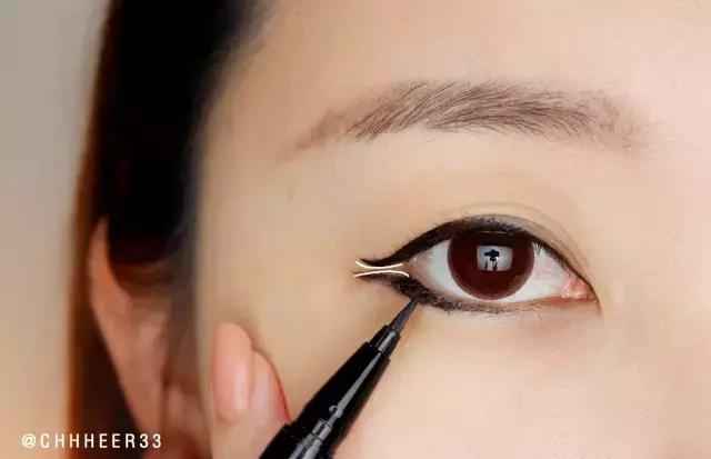 一支眼线笔如何搞定不明显眼妆,只有一支眼线笔怎么画