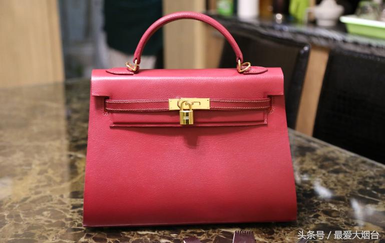 男子给老婆500个爱马仕,男子自制奢侈品送老婆